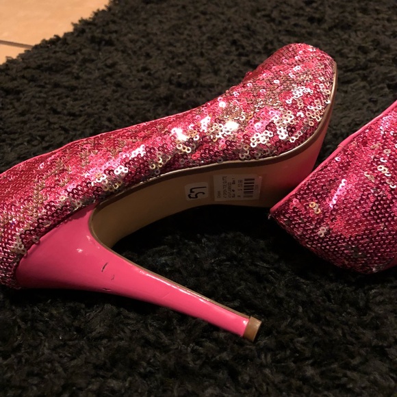 High Heels - Picture 3 of 4